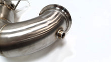 Load image into Gallery viewer, MERCEDES - A45 / CLA45 AMG W177 – 3.5” DOWNPIPE / DE-CAT