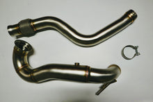 Load image into Gallery viewer, MERCEDES - A45 / CLA45 / GLA45 AMG – 3.5” > 3” DOWNPIPE / DE-CAT
